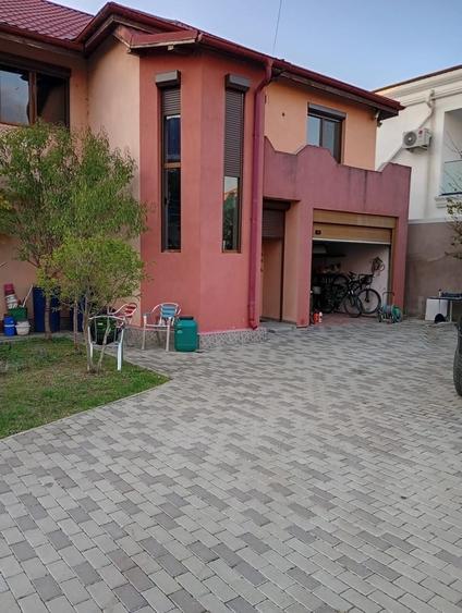 Casă cu 5 camere cu Teren 475 Mp în Pantelimon