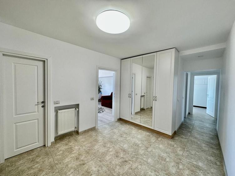 Apartament cu 3 camere decomandat, mobilat în P-ța Alba Iulia