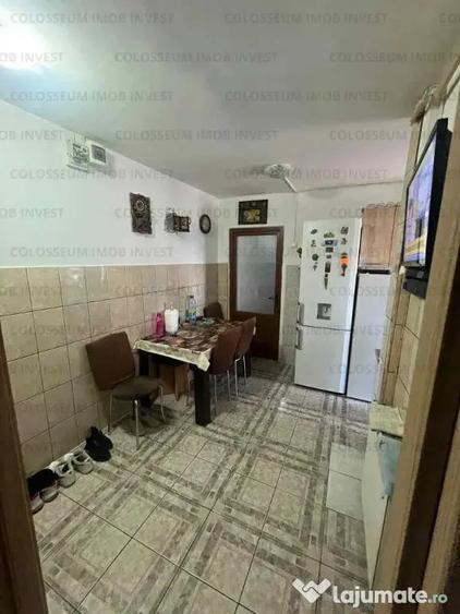 Apartament cu 3 camere decomandat în Bartolomeu