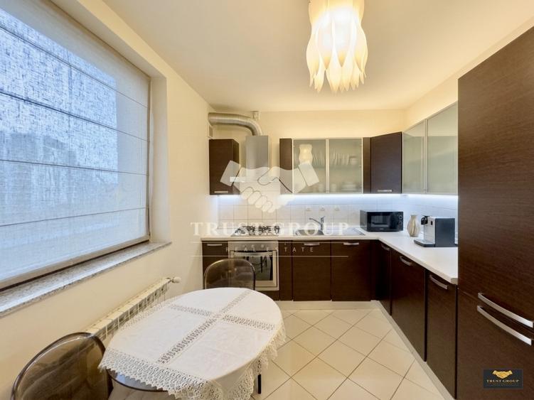 Apartament cu 4 camere semidecomandat, mobilat în Herăstrău