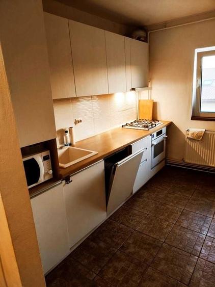 Apartament cu 2 camere decomandat în Lipovei