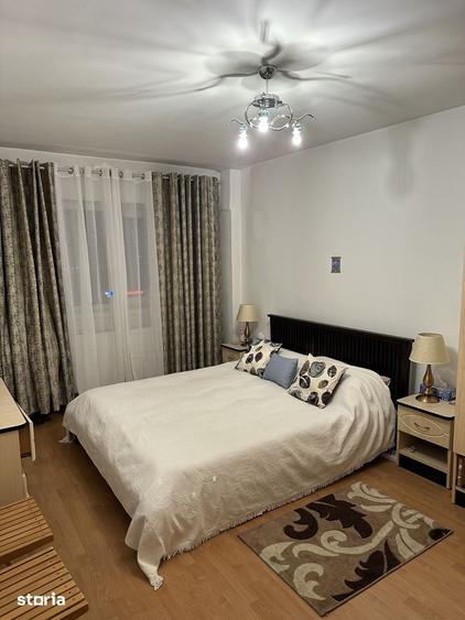 Apartament cu 2 camere decomandat în Tractorul