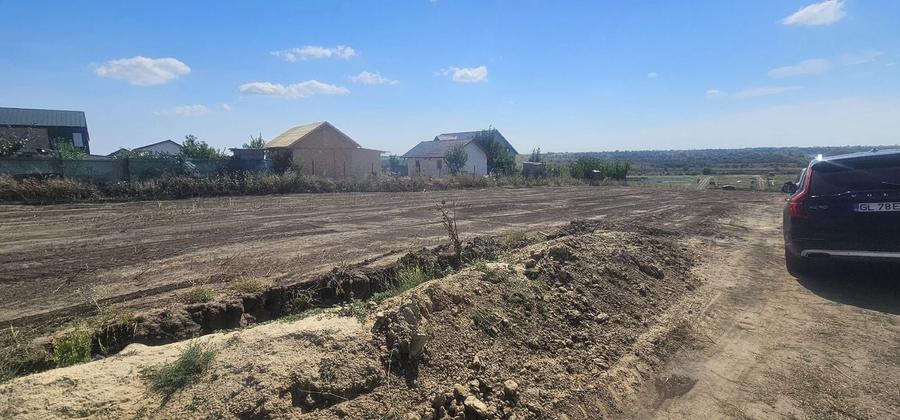 Teren Construcții extravilan de 300 mp, în Costi