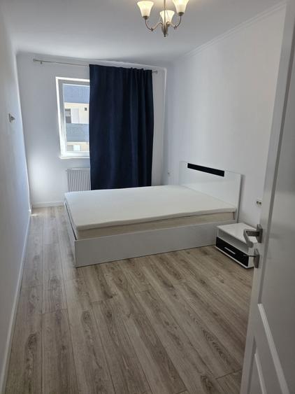Apartament cu 3 camere decomandat în Florești