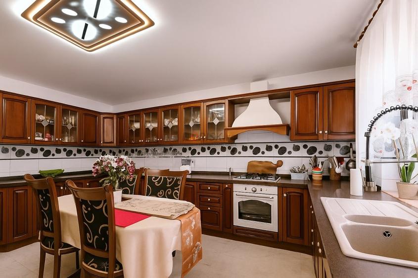 Casă individuală cu 7 camere cu Piscina în Snagov