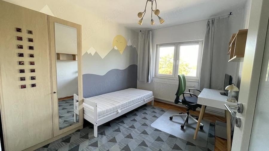 Apartament cu 3 camere decomandat în Intim
