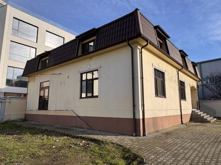 Casă cu 4 camere cu Teren 900 Mp în Central
