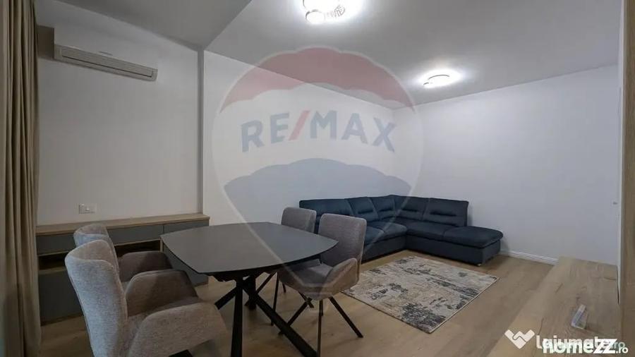 Apartament cu 2 camere decomandat în Splaiul Unirii