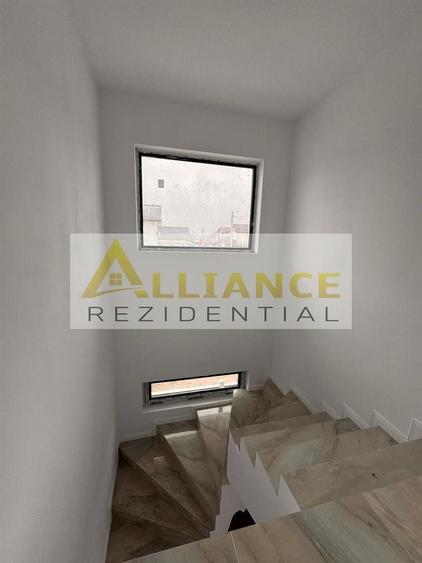 Duplex cu 4 camere decomandat cu Canalizare în Central