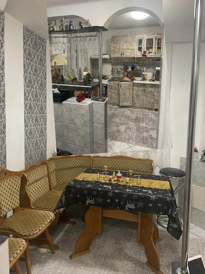 Apartament cu 4 camere decomandat în Central