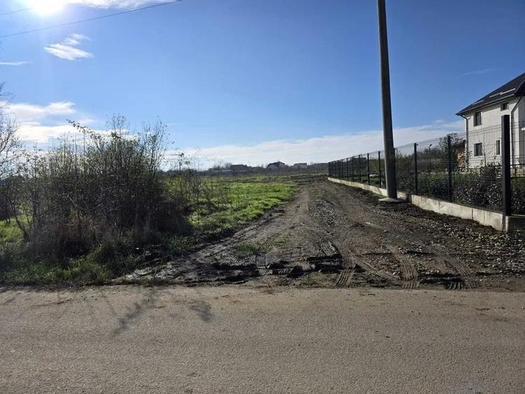 Teren Construcții intravilan de 520 mp, în 1 Decembrie