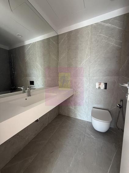 Apartament cu 4 camere decomandat în Lacul Tei