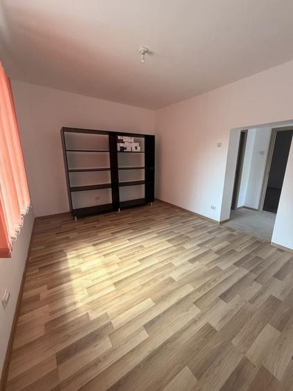 Casă cu 4 camere cu Teren 300 Mp în Ultracentral