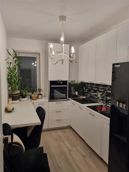 Apartament cu 3 camere decomandat, mobilat în Central