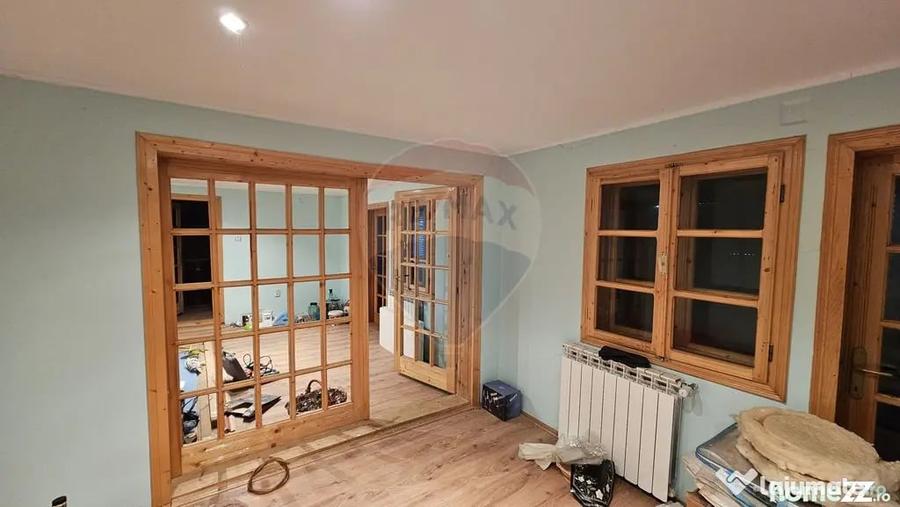 Casă cu 6 camere cu Teren 2803 Mp în Central