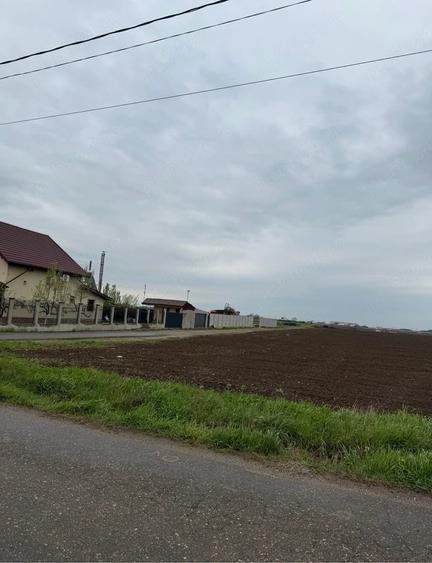 Teren de 4350 mp, în Vernești