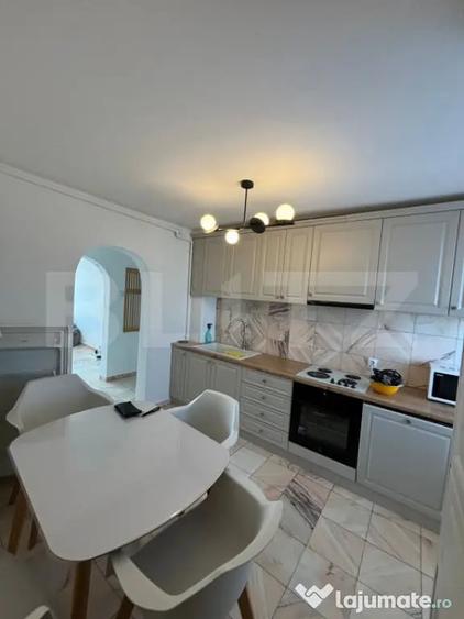 Apartament cu 3 camere semidecomandat în Ultracentral