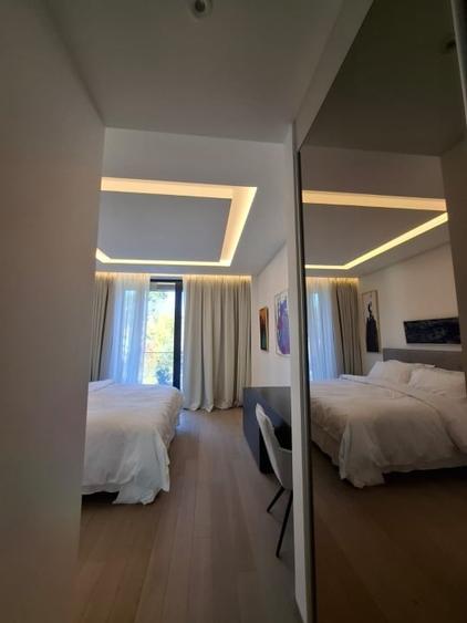 Apartament cu 5 camere decomandat, mobilat în Arcul de Triumf