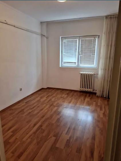 Apartament cu 3 camere decomandat în Chișinau