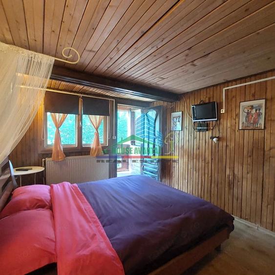 Casă cu 8 camere cu Teren 1050 Mp în Lepșa