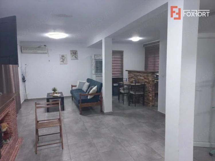 Casă cu Teren 3000 Mp în Plopi