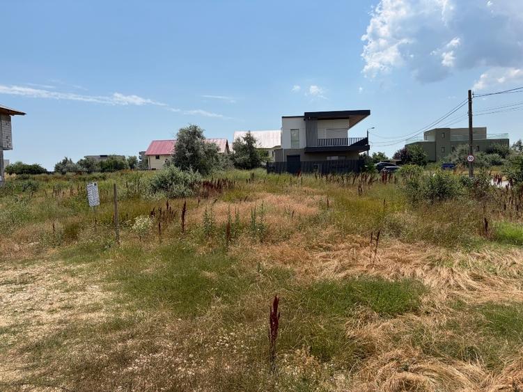 Teren Construcții intravilan de 301 mp, în Nord