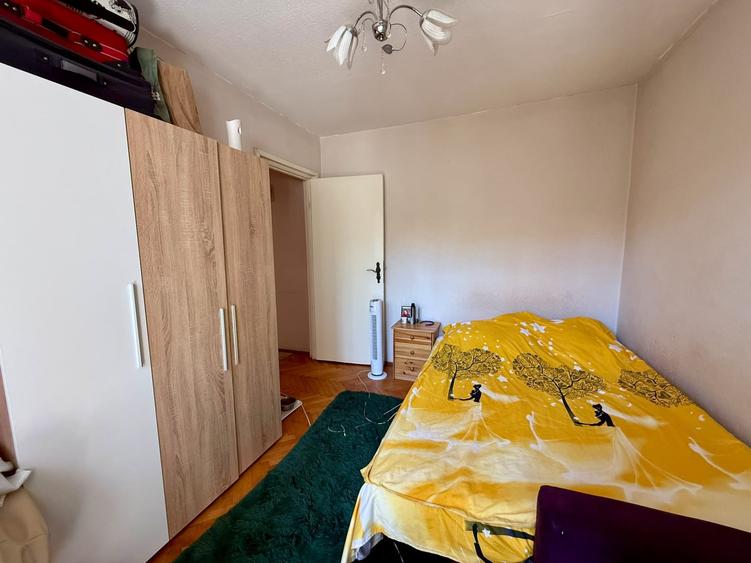 Apartament cu 3 camere semidecomandat în Cetății