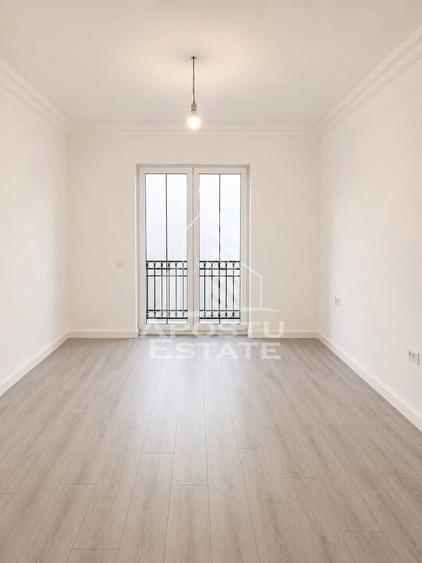 Casă cu 5 camere cu Teren 278 Mp în Torontalului