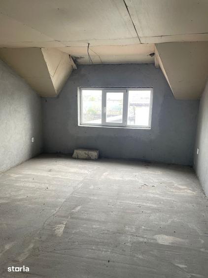 Casă cu 4 camere cu Teren 520 Mp în Poroschia