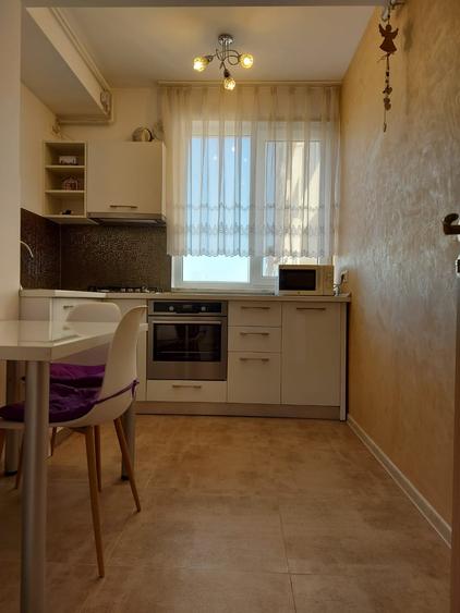 Apartament cu 2 camere, mobilat în Far