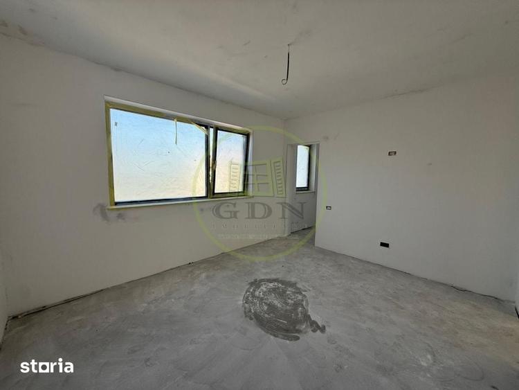 Casă cu 4 camere cu Teren 373 Mp în Romanești