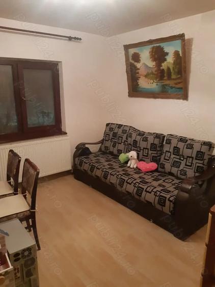Apartament cu 3 camere decomandat în Buzaului