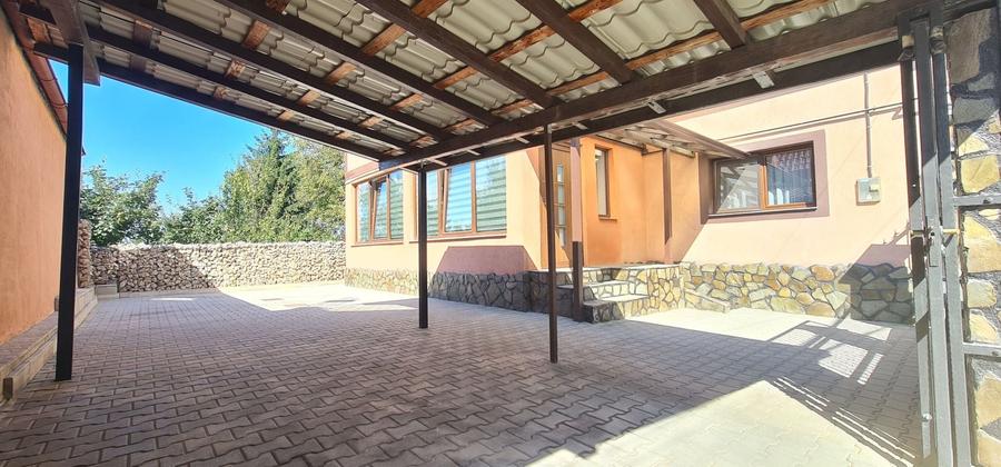 Casă individuală cu 3 camere cu Canalizare în Tărlungeni
