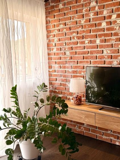 Apartament cu 2 camere semidecomandat, mobilat în Florești