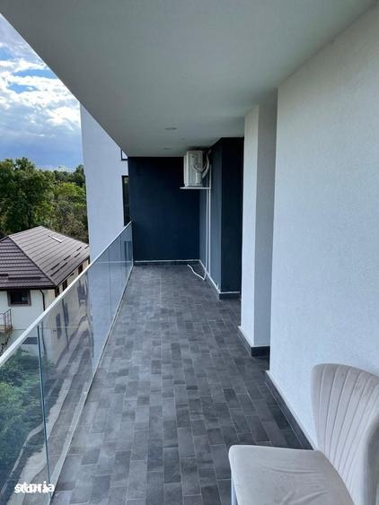 Apartament cu 4 camere decomandat în Băneasa