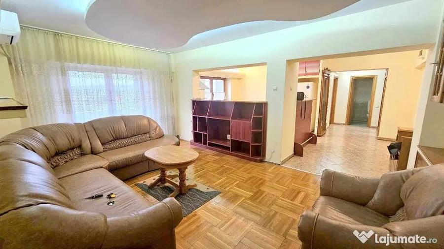 Apartament cu 3 camere decomandat în Independenței