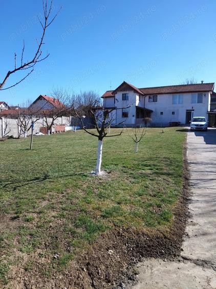 Casă cu Teren 1054 Mp în Sud