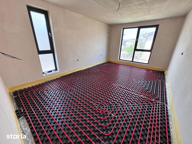 CASA INDIVIDUALA, STRADA ASFALTATA, TOATE UTILITATILE, COMISION 0% - 9