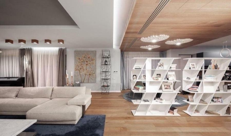 Casă cu 12 camere cu Teren 360 Mp în Domenii