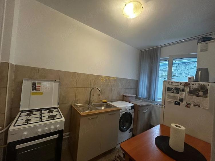 Apartament cu 2 camere decomandat în Piața Unirii