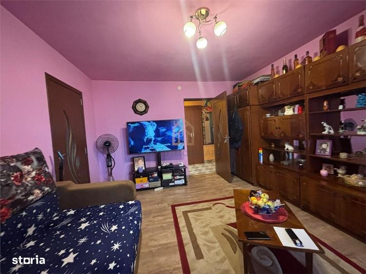 Apartament cu 3 camere decomandat în Decebal