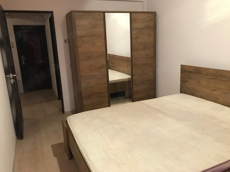 Apartament cu 3 camere decomandat în Republicii
