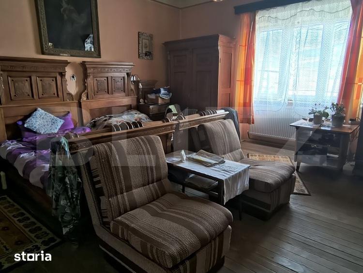 Casă cu 4 camere cu Teren 7729 Mp în Central