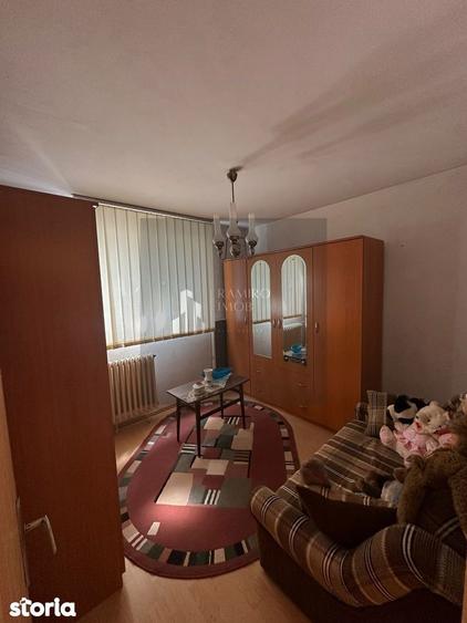 Apartament cu 3 camere, mobilat în Giurgiului