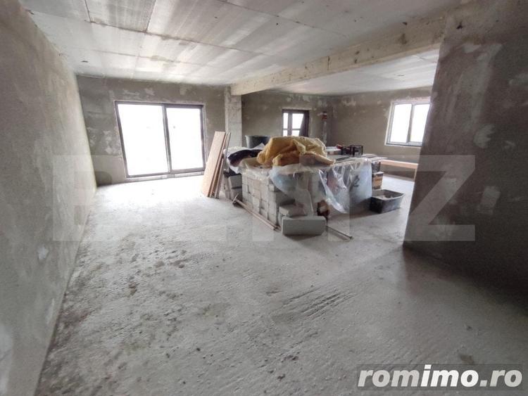 Casă cu 4 camere cu Teren 2500 Mp în Horodnic