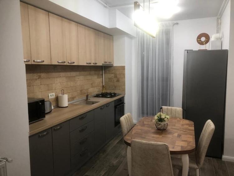 Apartament cu 2 camere decomandat, mobilat în Tomis Nord
