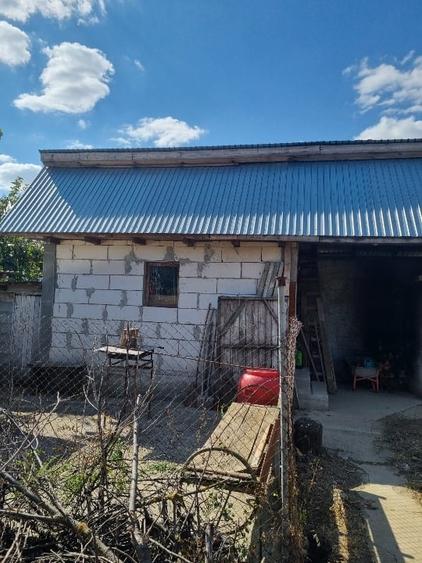 Casă individuală cu 4 camere cu Canalizare în Milești