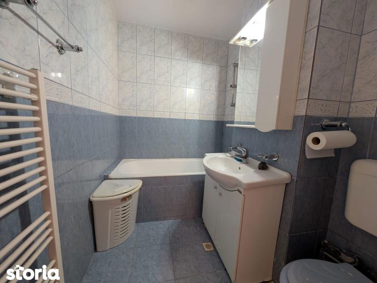 Apartament cu 3 camere decomandat în Colentina