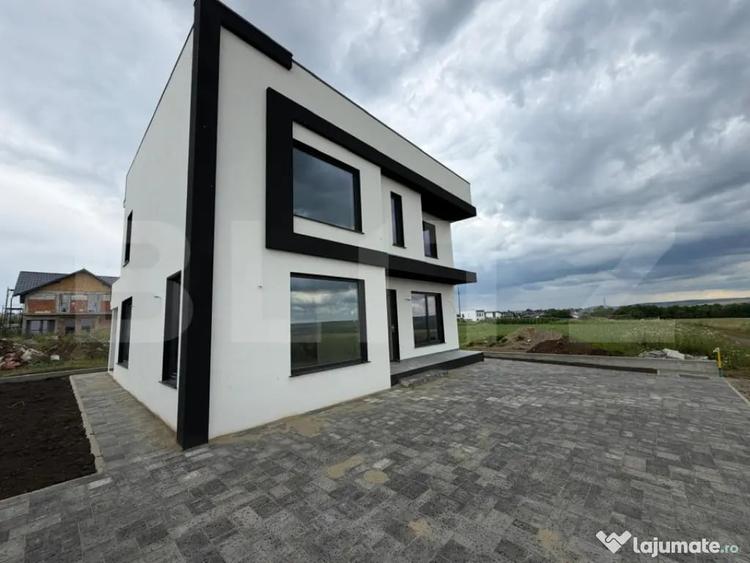 Casă cu 4 camere cu Teren 318 Mp în Central