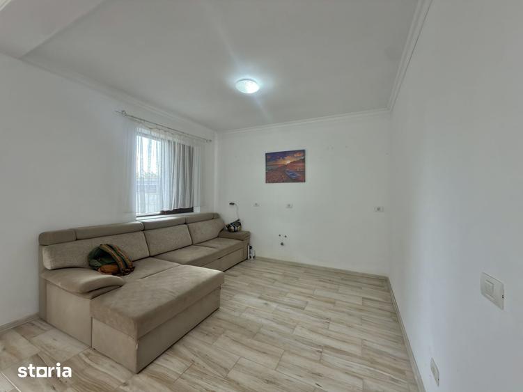 Casă cu 4 camere cu Teren 263 Mp în Sânmihaiu Român